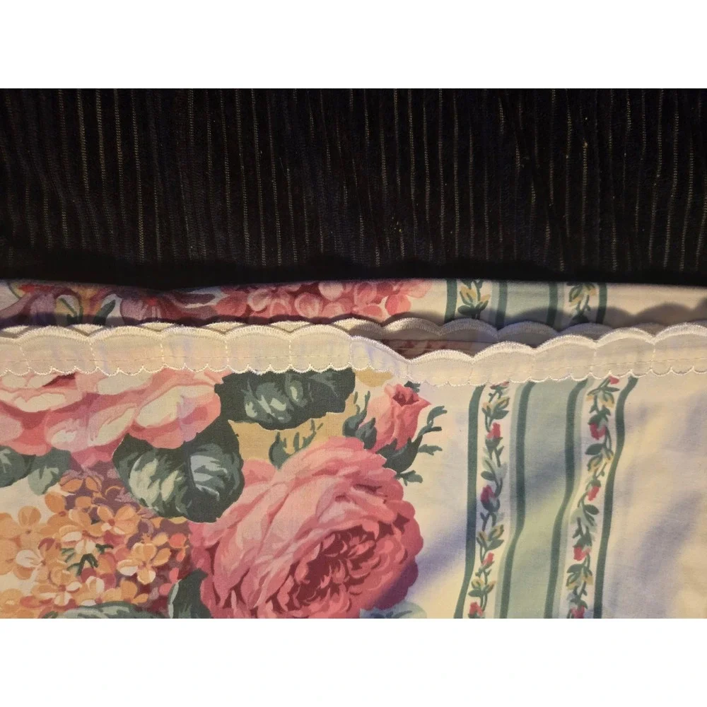Vintage 1988 Martha Stewart Cannon Mills Floral Queen Pillowcase Set Scalloped